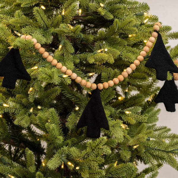 9' WOODEN BEAD WITH KNIT BLACK TREE GARLAND
