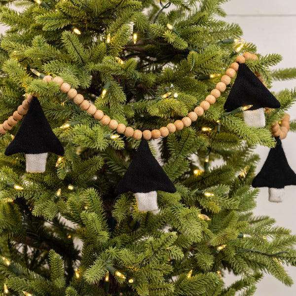 9' WOODEN BEAD WITH KNIT BLACK & WHITE TREE GARLAND