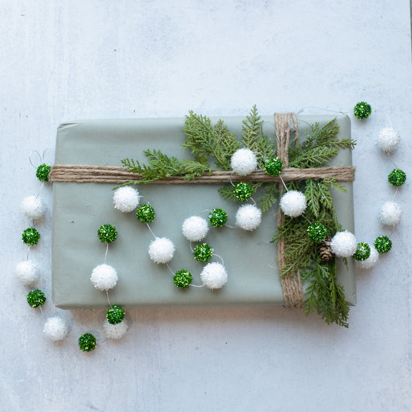 SMALL GREEN AND WHITE SNOWBALL GARLAND